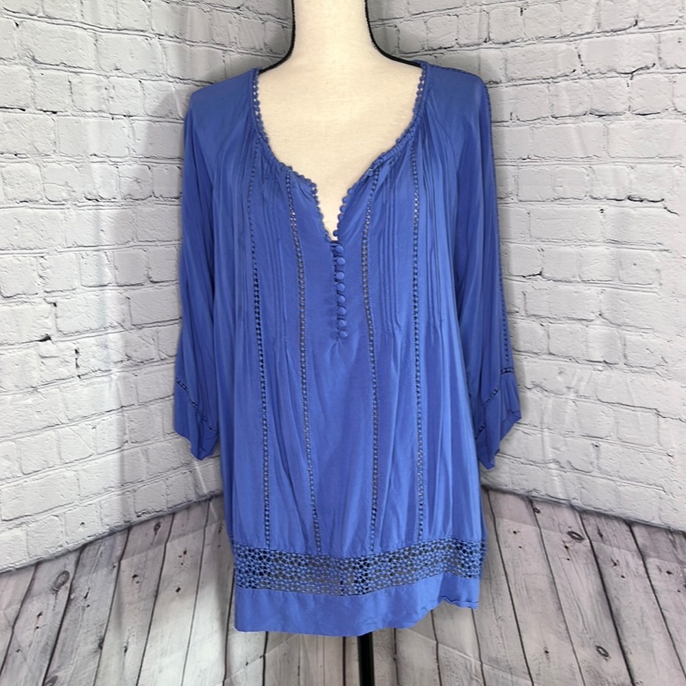 Solitaire half button-up Blouse